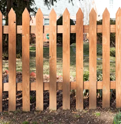 Charming Wood Picket Fences: Coastal Cottage Classic